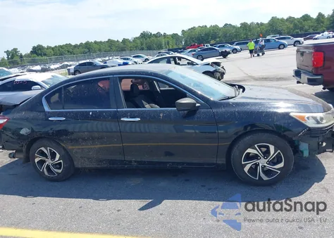 2017 Honda Accord Lx z USA, uszkodzony, nr VIN 1HGCR2F35HA014144